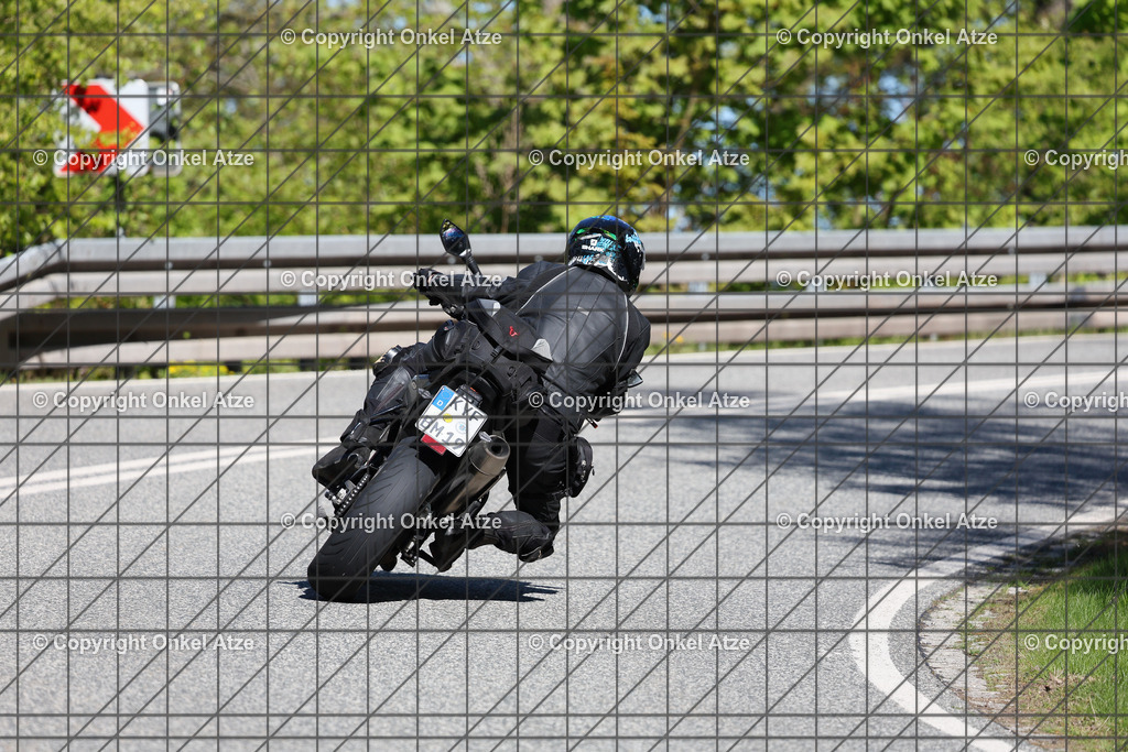 IMG_9308 | Fotograf am Kyffhäuser. Onkel Atze. Kyffhäuser Rennstrecke. Café36. Motorsportfotografie. - Realisiert mit Pictrs.com