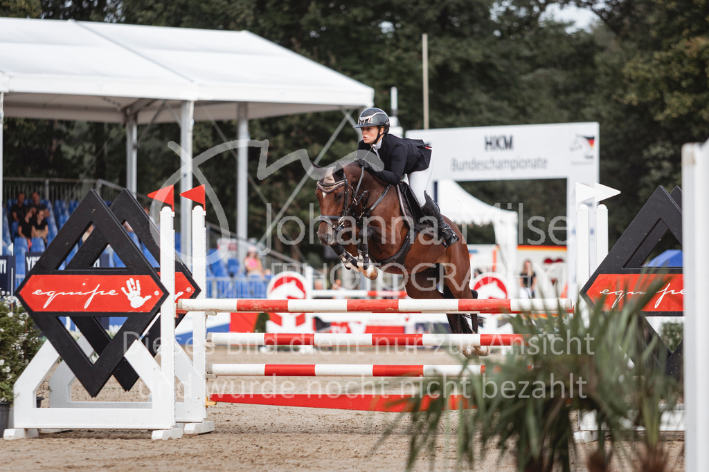 240906_BuCha_Pony-L-6j-265 | Deine schönsten Turniermomente als professionelle Fotos! Entdecke hochwertige Pferdesport-Fotografie im Online-Shop. Jetzt Fotos finden & bestellen!