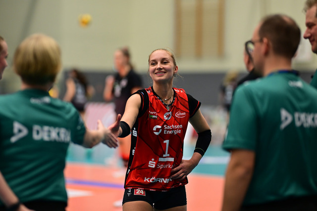 Volleyball I Frauen I Saison 2025-2026 I Bundesliga I 5. Spieltag I ETV Hamburger Volksbank Volleys - Dresdner SC I 06125 | Der Sportfotograf. - Realisiert mit Pictrs.com