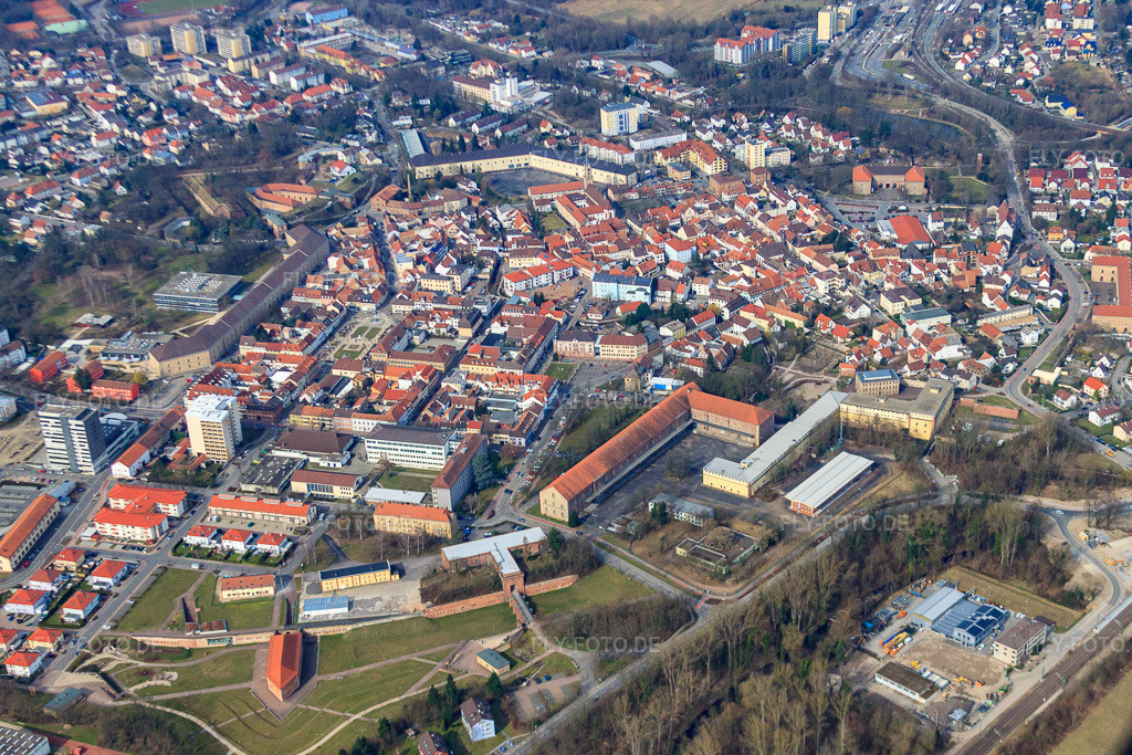 Luftbild: Stadtpark Fronte Lamotte, Germersheim, Luitpoldplatz und Tournuser-Platz in Germersheim im Bundesland Rheinland-Pfalz in Deutschland. Foto: IMG_37807.jpg vom 12.03.2011 durch Werner Riehm/FLY-FOTO.deStadt Germersheim