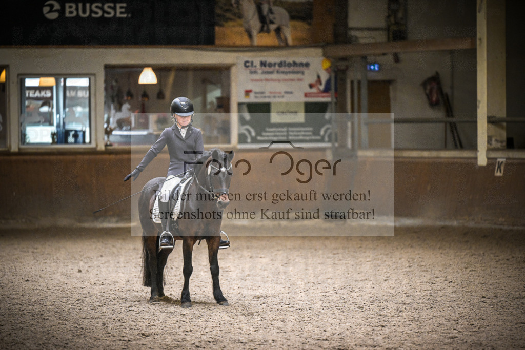 DOS_1869 | Entdecke hochwertige Reitturnierfotos von Foto Oger. Professionell, emotional und authentisch – jetzt Lieblingsmomente im Shop bestellen.Deutschlandweite Turnierfotografie. - Realisiert mit Pictrs.com