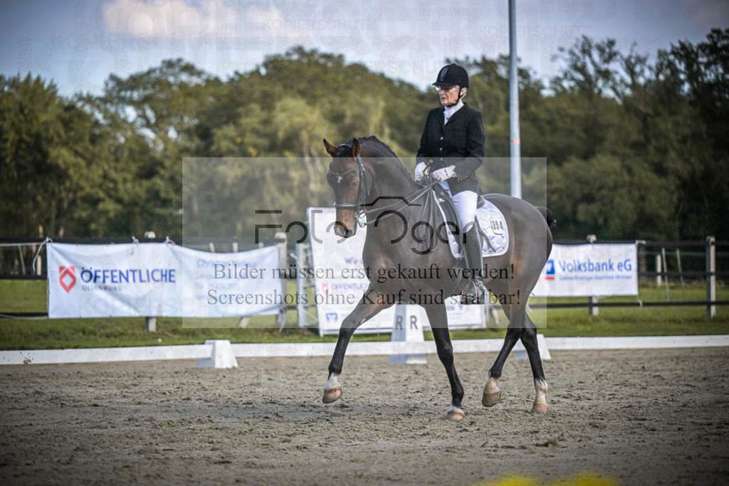 DOS_3914 | Entdecke hochwertige Reitturnierfotos von Foto Oger. Professionell, emotional und authentisch – jetzt Lieblingsmomente im Shop bestellen.Deutschlandweite Turnierfotografie. - Realisiert mit Pictrs.com