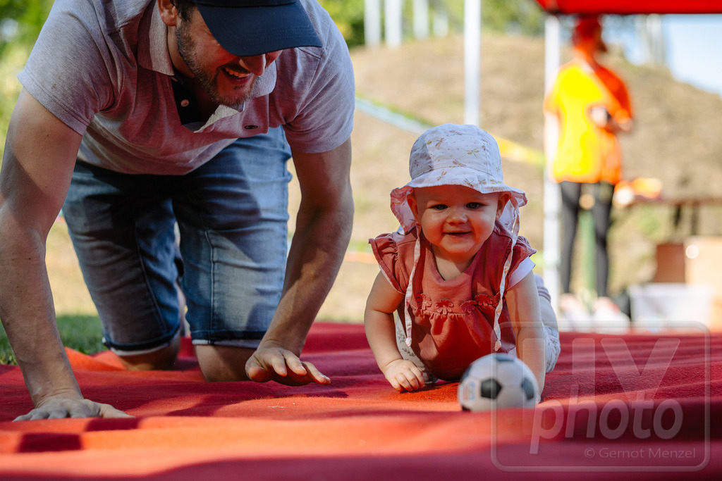 16. Hoywoj-CityLauf im Sportforum Hoyerswerda - 16.09.2023 | 10m VdK-Windel-Flitzer - Realisiert mit Pictrs.com