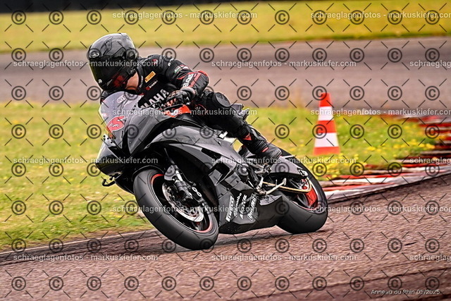 25bt02-0132 | markuskiefer.com - Realisiert mit Pictrs.com