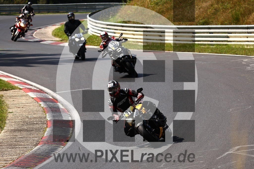 0307-20250813_01705 | Schöne Erinnerungen an spannende Momente - das festzuhalten ist unser Job. PIXELrace.de ist seit 2003 auf den Rennstrecken Europas unterwegs um die Action draußen beim Fahren und die wunderbare Stimmung imm Fahrerlager für euch einzufangen.