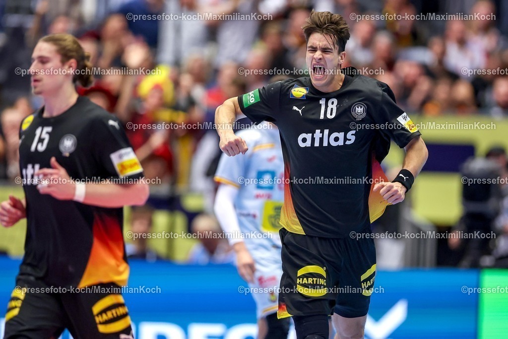 EHF19012602025 | 19.01.2026, Handball, Men's EHF EURO 2026, Deutschland - Spanien, Jyske Bank Boxen in Herning, Dänemark, Preliminary Round:  Julian Köster (Germany #18) jubelnd