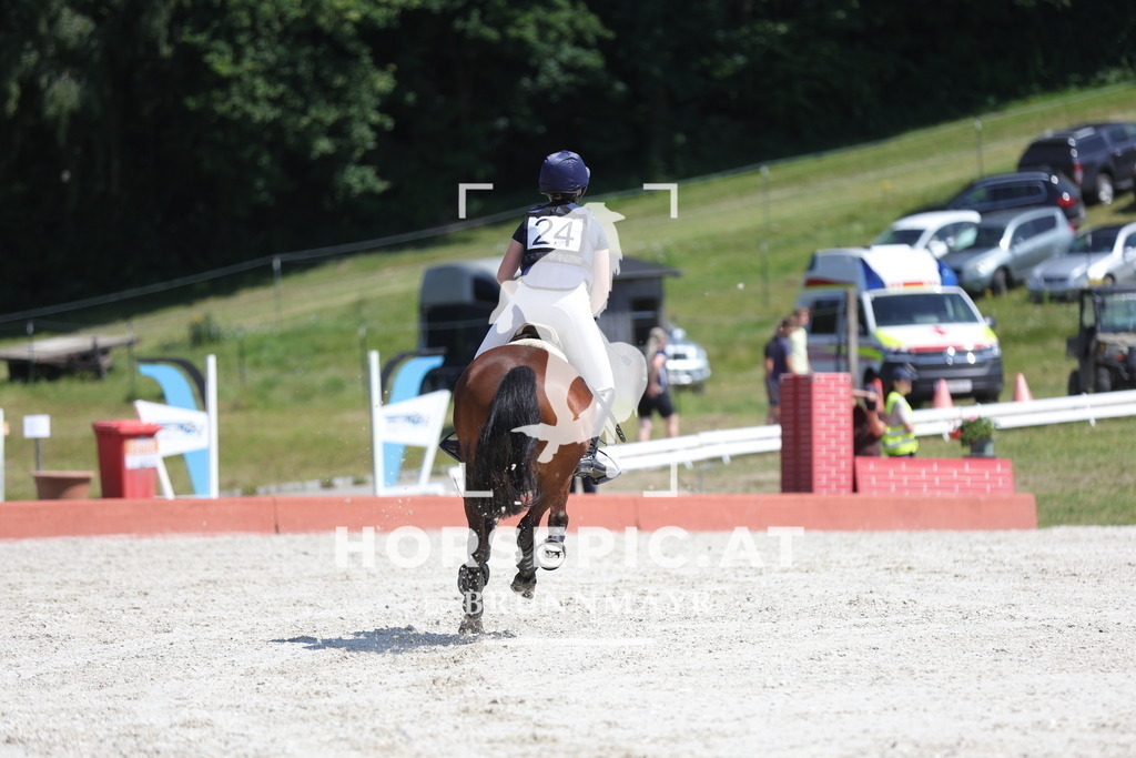 0P6A3509 | Willkommen bei Brunnmayr - Design & Fotografie – Ihrem Spezialisten für Reitturniere und Pferdeveranstaltungen in Oberösterreich, Salzburg und Bayern! Seit über 17 Jahren sind wir leidenschaftlich dabei.