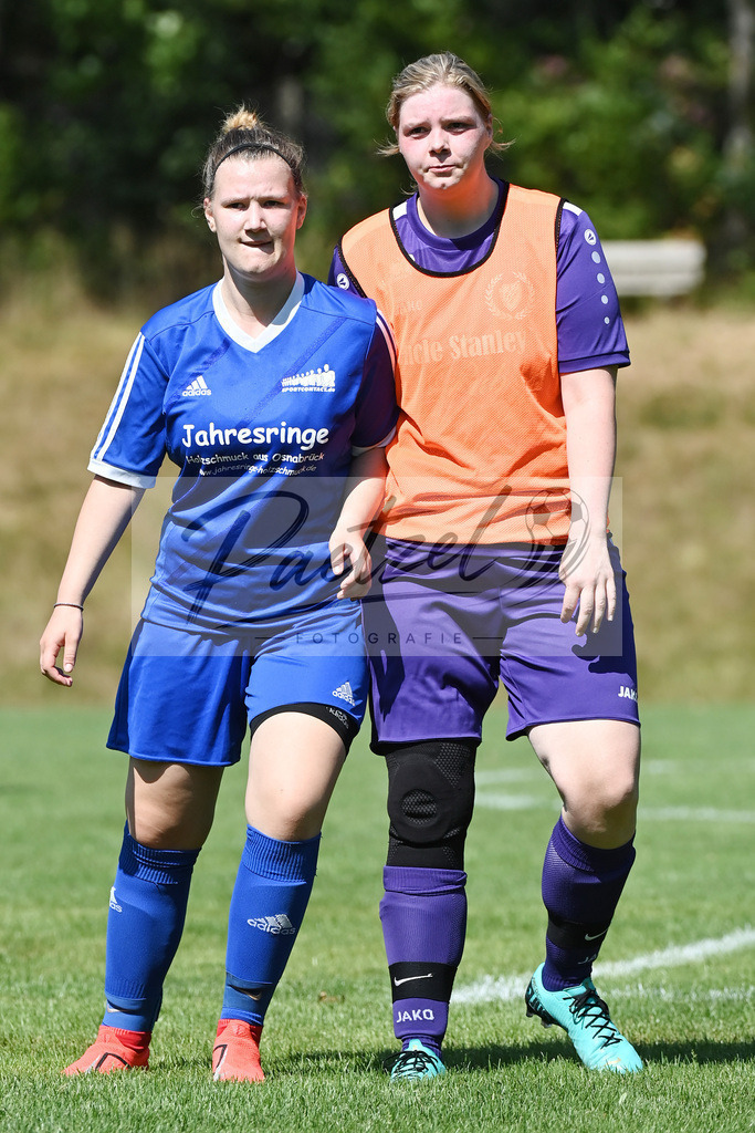 VFBGRE20200816_0008 | Fussball, Frauen:   bei dem Testspiel zwischen VfB Schinkel und TSG 07 Burg Gretesch IV auf der Sportanlage am Zuschlag am 16.08.2020 in Osnabrueck, Deutschland. - Realisiert mit Pictrs.com