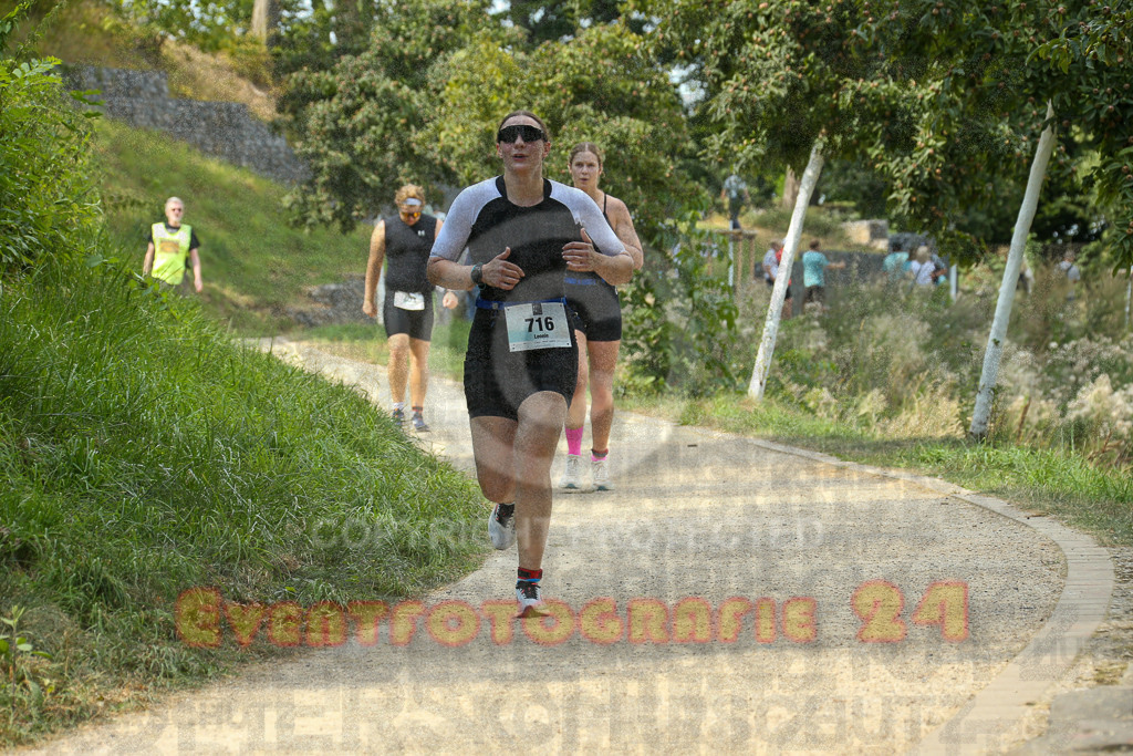250824_1503_EX1_8429 | Sportfotografie im Rhein-Sieg Kreis, Köln, Bonn, NRW, Rheinland Pfalz, Hessen, etc. Unser Tätigkeitsfeld umfasst den Laufsport vom Volkslauf über den Marathon, Duathlon, Triathon bis zum Ultralauf wie Kölnpfad Ultra oder Schindertrail.