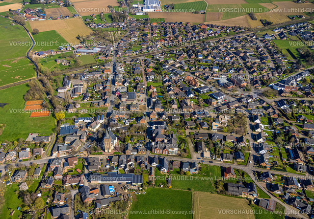 Rees240312362Millingen | Luftbild, Ausbau der Betuweroute und Betuwe-Linie Eisenbahnstrecke, Wohngebiet und Ortsansicht, Kirche St. Quirinus, Altenpflegeheim St. Joseph Millingen gGmbH, Millingen, Rees, Nordrhein-Westfalen, Deutschland