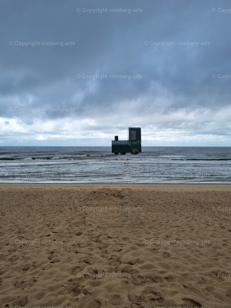 Fata Morgana | Lokomotive auf dem Meer