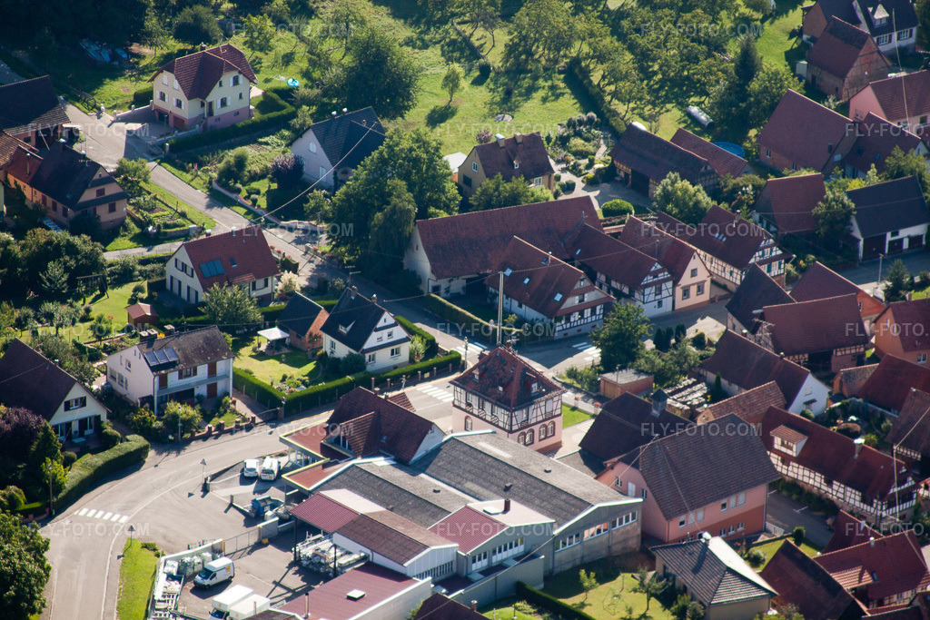 Aerial view: View of the town in Oberhoffen-lès-Wissembourg in the state Bas-Rhin, France.Photo: IMG_31107.jpg taken on 08/07/2010 by Werner Riehm/FLY-FOTO.comResolution of the original: 4752 x 3168 px