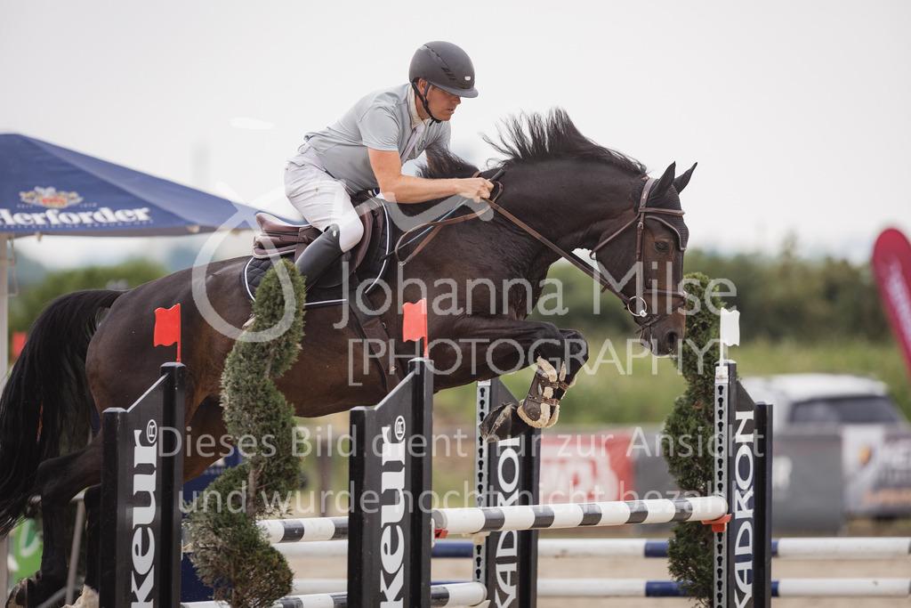 230622_PfSpTa_SprPfL-220 | Deine schönsten Turniermomente als professionelle Fotos! Entdecke hochwertige Pferdesport-Fotografie im Online-Shop. Jetzt Fotos finden & bestellen!