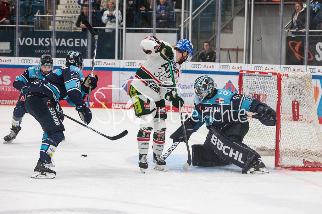ERC Ingolstadt - Augsburger Panther  | Ryan KUFFNER (AEV #17) verpasst den Ausgleich gegen Kevin REICH (ERC #35)