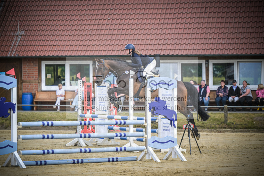 DOS_2771 | Entdecke hochwertige Reitturnierfotos von Foto Oger. Professionell, emotional und authentisch – jetzt Lieblingsmomente im Shop bestellen.Deutschlandweite Turnierfotografie. - Realisiert mit Pictrs.com
