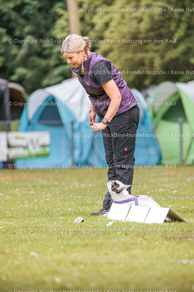 RO-Blumenthal-2026-Nickbest-Hundefotografie-0048 | Dein Hund! Dein Moment! Deine Erinnerungen! Hundefotografie in Bremen Blumenthal. Ich fange die besonderen Momente deines Vierbeiners ein – ob Indoor mit Blitzanlage oder in der freien Natur. Sicher dir dein Moment und dein Termin für eure Erinnerungen.