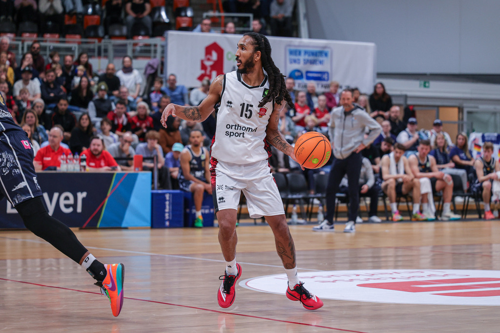 Pro A BAYER GIANTS vs Eisbären Bremerhaven-107 | Fotos von Basketballspielen aus dem Raum NRW fotografiert von Gero Mueller-Laschet und Daniel Schaefer - Realisiert mit Pictrs.com