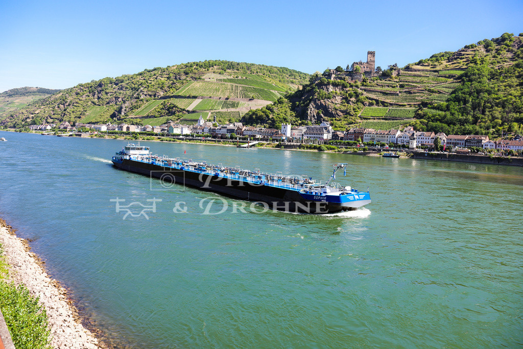 IMG_9411 | Kaub liegt am Rhein dem meistbefahrenen Fluss in Europa. Viele Güter werden über den Rhein transportiert. - Realisiert mit Pictrs.com
