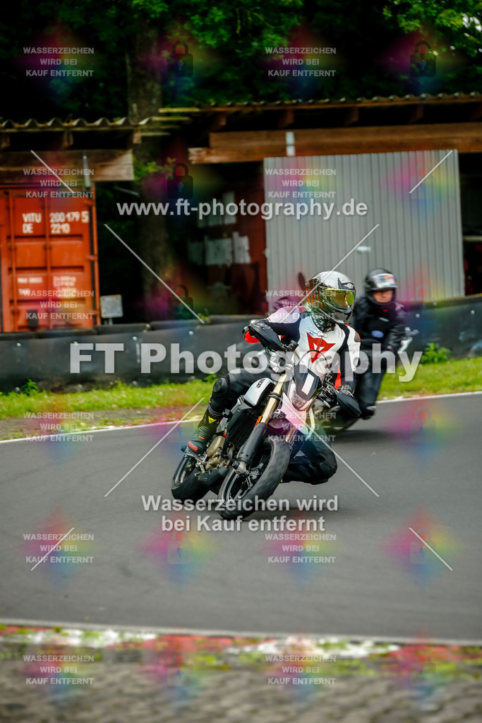 VBK-4167 | Hier findet Ihr Bilder von Touristenfahrten auf der Nürburgring Nordschleife oder von anderen Veranstaltungen die ich besucht habe. Viel Spass beim Durch Schauen 