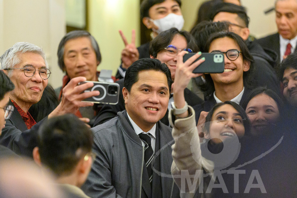 _DWA5539 | Welcoming Jokowi Widodo's arrival by the Indonesian people at Kastens Luisenhof Hotel in the context of the opening of Hannover Messe with Indonesia as Country Partner. Hannover, 15.04.2023 - Realisiert mit Pictrs.com