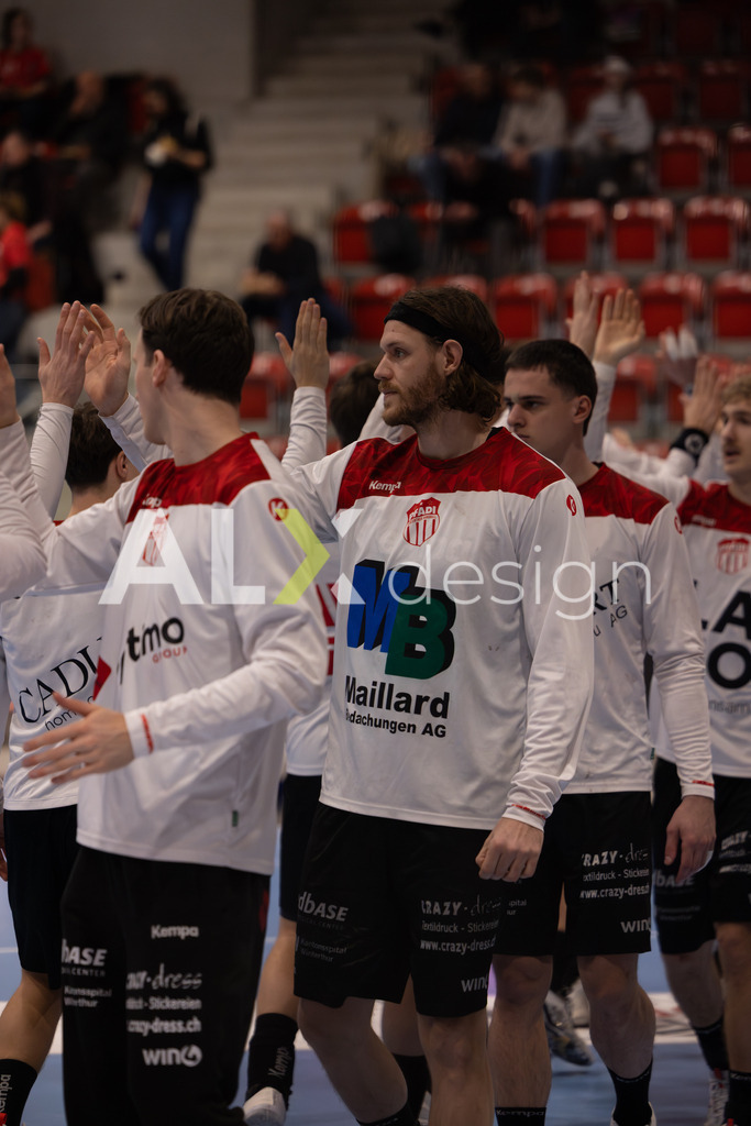 Handballen I Herren I Saison 2025-2026 I Quickline Handball League 2026 | Men I 18. Spieltag I Pfade Winterthur - Kadetten Schaffhausen I 20.12.2025 | Hochwertige Sportfotos kaufen & lizenzieren für Medien, Vereine, Agenturen & Sportler:innen. Entdecke professionelle Sportfotografie im Bildshop von Alexander Franzen. - Realisiert mit Pictrs.com