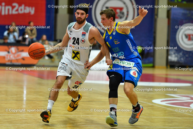 AUT, BSL, Basketball Flyers Wels vs SKN St.Poelten | 22.10.2022, Raiffeisen Arena Wels, AUT, BSL, Flyers Wels vs SKN St.Poelten, im Bild Yonatan Rabinowitz (Flyers) vs Roman Jagsch (St.Poelten)


// BSL, Basketball Super League Match between Raiffeisen Flyers Wels and SKN St.Poelten in Wels, Austria on 2022/10/22