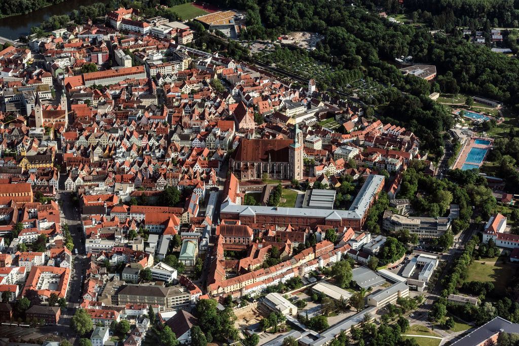 dr__0018367.jpg | INGOLSTADT 01.06.2017 Altstadtbereich und Innenstadtzentrum in Ingolstadt im Bundesland Bayern, Deutschland. // Old Town area and city center in Ingolstadt in the state Bavaria, Germany. Foto: Daniel Reiter