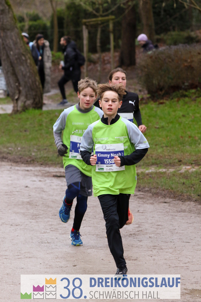 1700m Stadtwerke Jugendlauf | 3 Koenigslauf 2024 1700m Stadtwerke Jugendlauf - Realisiert mit Pictrs.com