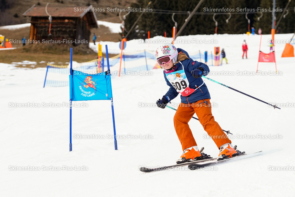 SRF_02.01.2026_1063 | Skirennfotos,Serfaus,Fiss,Ladis,Kinderskirennen,Winter,Tirol,Oberland,skirace,SFL,feelfree,weil wir's genießen,ski,Ski,skifahren,Sonnenplateau, - Realisiert mit Pictrs.com