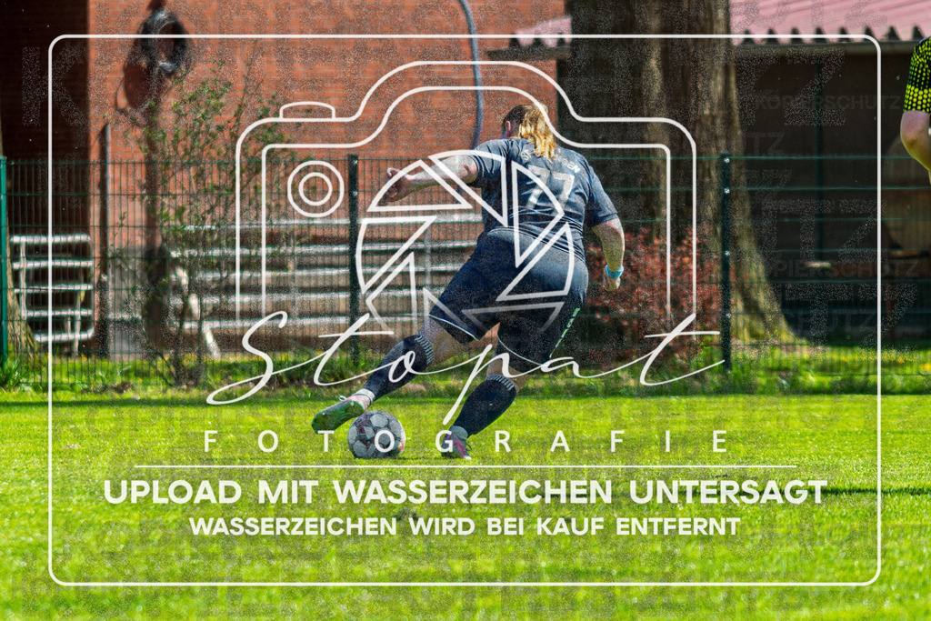 Kreisliga Damen HKCE - SG Fulde vs. Sportfreunde Bispingen | Marlen Sophie Bartels (Sportfreunde Bispingen #77); Kreisliga Damen HKCE - SG Fulde vs. Sportfreunde Bispingen am 26.04.2026 in Zentralstadion, Fulde - Realisiert mit Pictrs.com