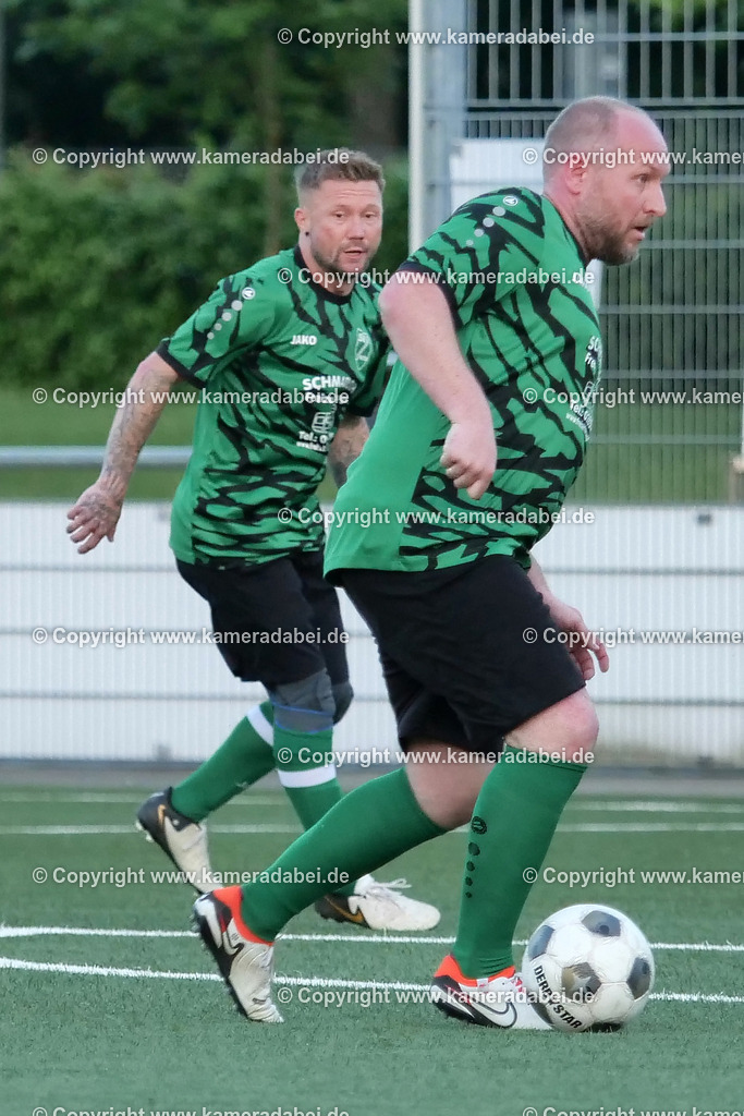 Fußball Kreispokal 25/26 Ü 32 : Spiel um Platz 3 : SV 08/29 Friedrichsfeld - SV Ringenberg AH  2 : 1 | Fußball Kreispokal 25/26 Ü 32 : Spiel um Platz 3 : SV 08/29 Friedrichsfeld - SV Ringenberg AH  2 : 1Spielort : Voerde Friedrichsfeld - Realisiert mit Pictrs.com