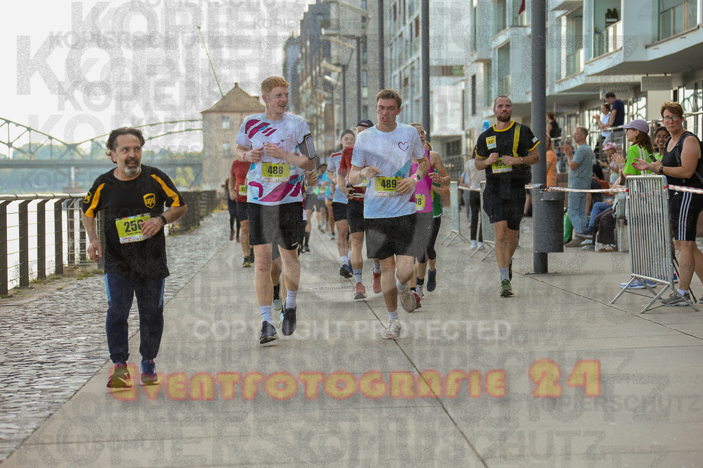 250920_1451_EX1_7945 | Sportfotografie im Rhein-Sieg Kreis, Köln, Bonn, NRW, Rheinland Pfalz, Hessen, etc. Unser Tätigkeitsfeld umfasst den Laufsport vom Volkslauf über den Marathon, Duathlon, Triathon bis zum Ultralauf wie Kölnpfad Ultra oder Schindertrail.