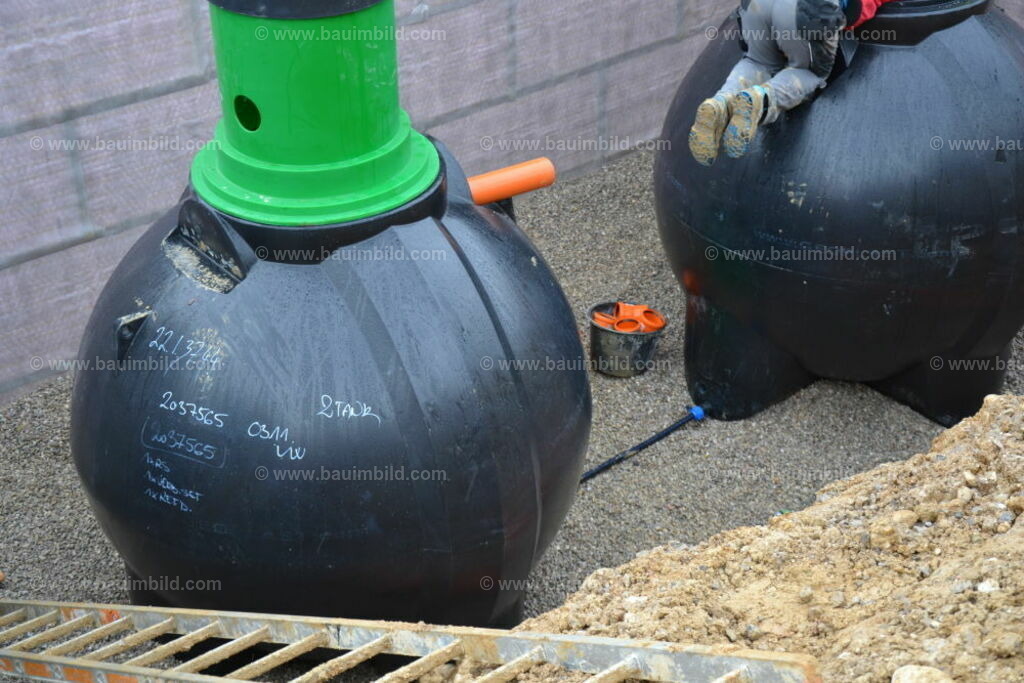 bib-lg03-abwasserkanal-0064 | Nach LV-Leistungsgruppen sortierte Detailfotos über den Bau eines Hauses. Alle Hausbau-Bilder direkt vom Urheber und Autor der Website Haus-Selber-Bauen.com