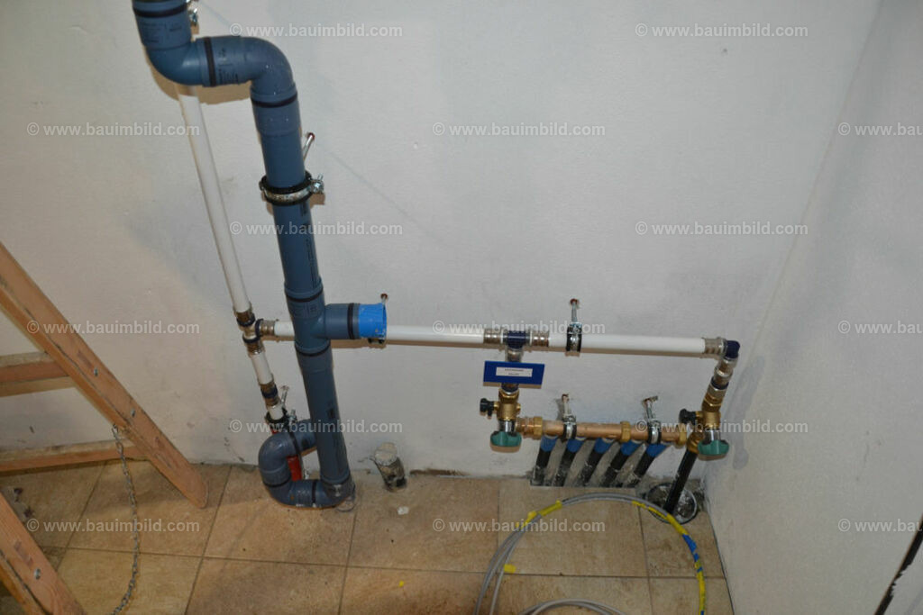 bib-lg16-heizung-0079 | Nach LV-Leistungsgruppen sortierte Detailfotos über den Bau eines Hauses. Alle Hausbau-Bilder direkt vom Urheber und Autor der Website Haus-Selber-Bauen.com