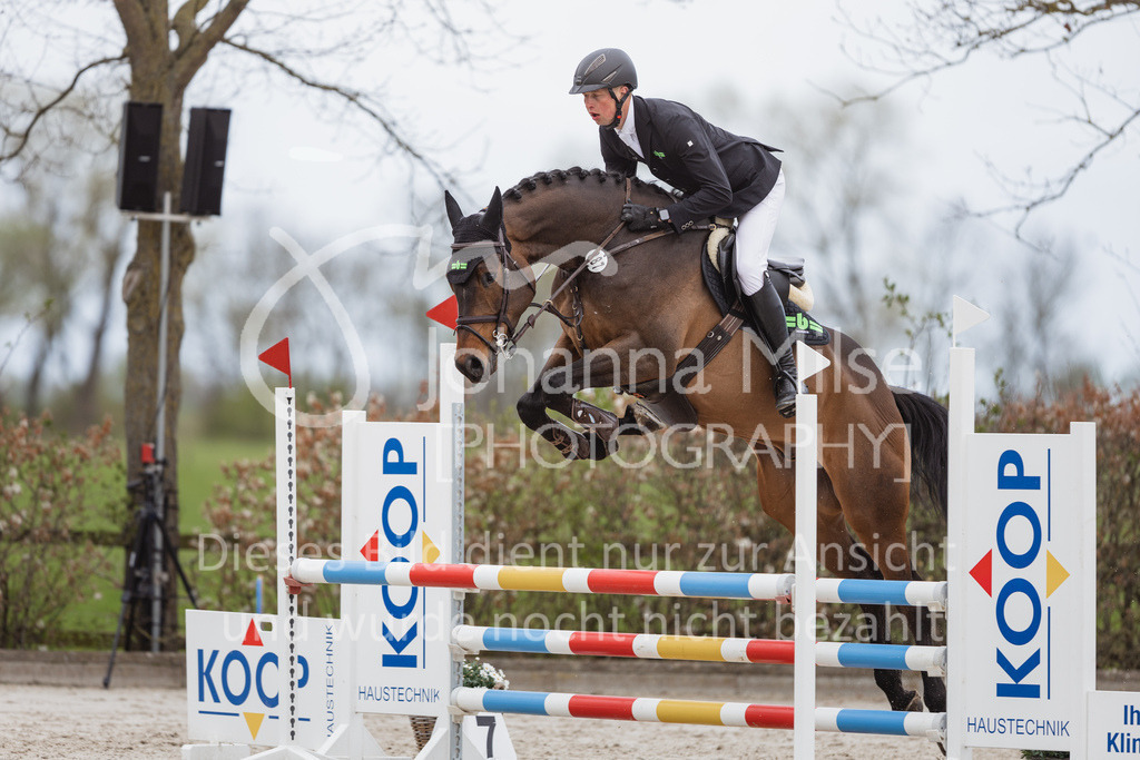 230425_Lemwerder_SprPf-A1St-159 | Deine schönsten Turniermomente als professionelle Fotos! Entdecke hochwertige Pferdesport-Fotografie im Online-Shop. Jetzt Fotos finden & bestellen!