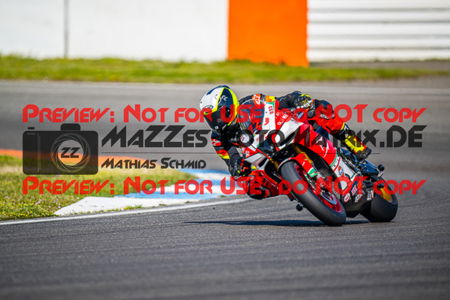 MaZZes_FotoMatrix_230410_5135 | ROT