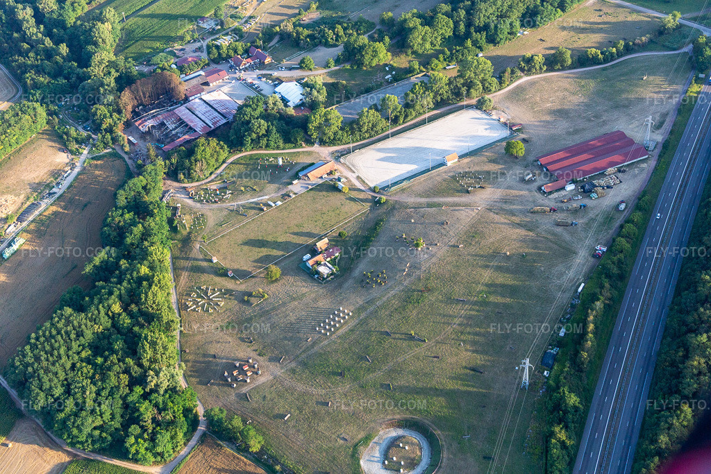 Aerial view: Haras de la Née in Neewiller-près-Lauterbourg in the state Bas-Rhin, France.Photo: IMG_121026.jpg taken on 07/23/2020 by Werner Riehm/FLY-FOTO.comResolution of the original: 5472 x 3648 px
