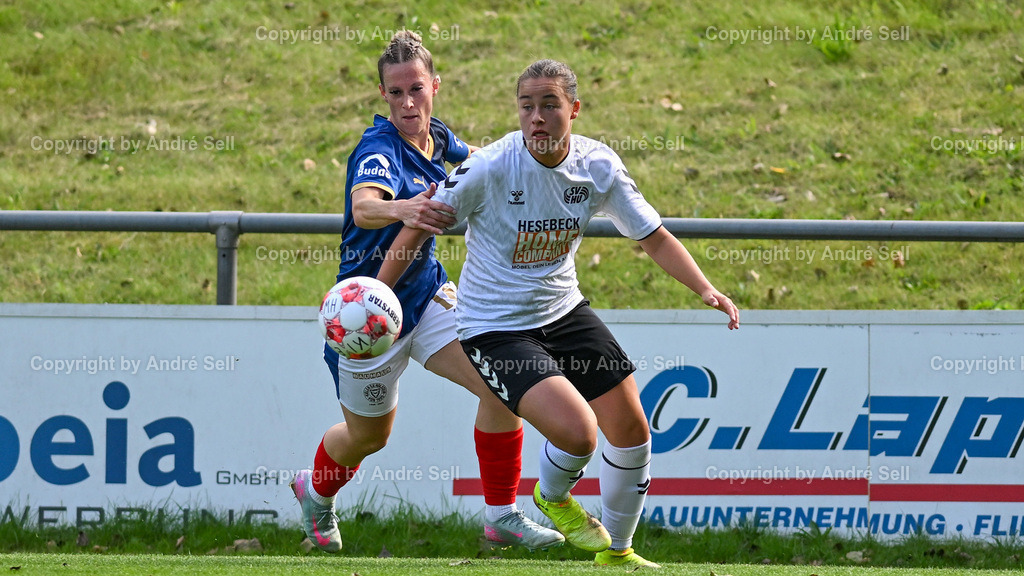 Holstein Kiel vs SV Henstedt-Ulzburg | Sandra Krohn (Holstein #16) vs Sophia Schalke (SVHU #30) / Fußball-Regionalliga Nord Frauen 2025/2026 / Holstein Kiel vs SV Henstedt-Ulzburg / Waldwiese / Kiel / 14.09.25 - Realisiert mit Pictrs.com