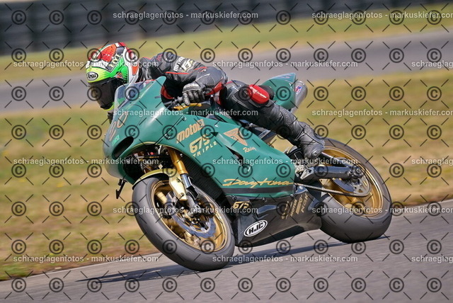 26bt05-1574 | markuskiefer.com - Realisiert mit Pictrs.com