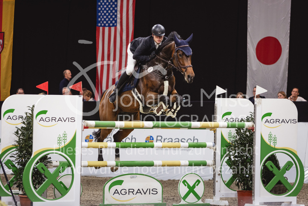 231028_Oldenburg_S1-Spr_Amateure-135 | Deine schönsten Turniermomente als professionelle Fotos! Entdecke hochwertige Pferdesport-Fotografie im Online-Shop. Jetzt Fotos finden & bestellen!