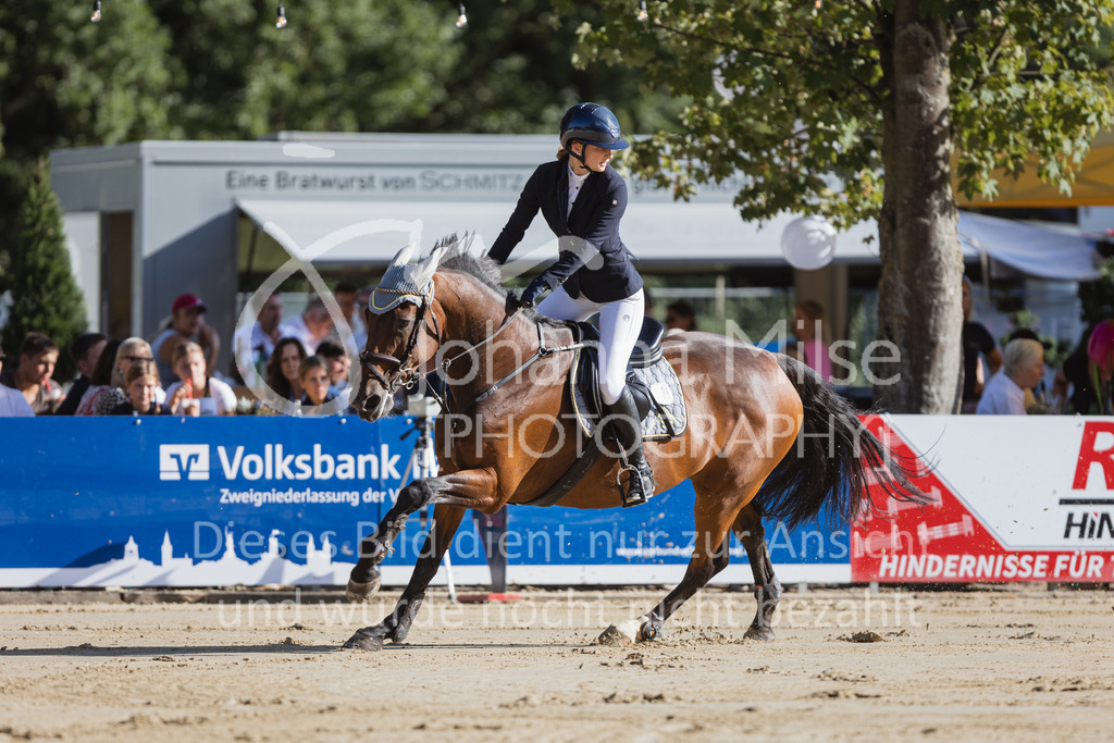 220828_Delbrueck_A2-Spr-238 | Deine schönsten Turniermomente als professionelle Fotos! Entdecke hochwertige Pferdesport-Fotografie im Online-Shop. Jetzt Fotos finden & bestellen!