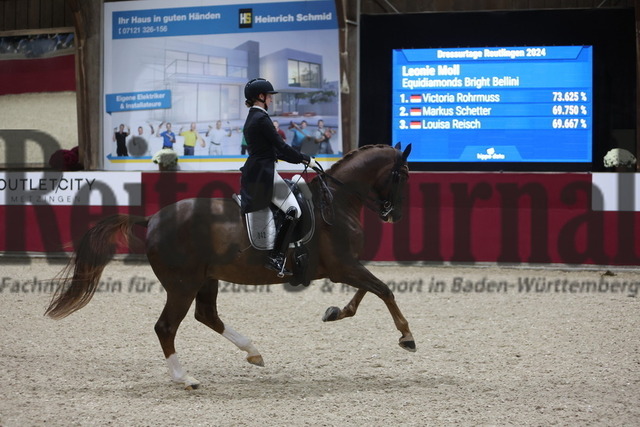 Reutlingen_2024_Prfg.Nr.04_Intermediaire I_Kür_Leonie Moll_Equidiamonds Bright Bellini (15) | Alle Fotos der Reiterjournal Fotografin Doris Matthaes im Reiterjournal Online-Fotoshop. - Realisiert mit Pictrs.com