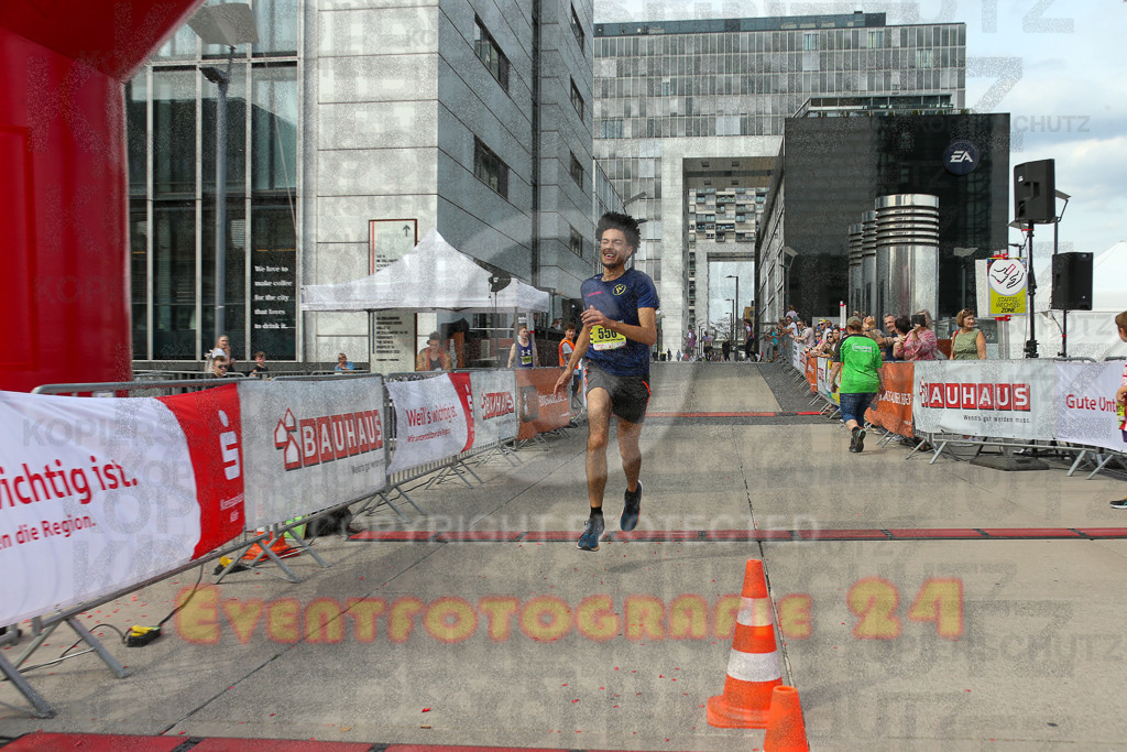 250920_1514_EX1_8624 | Sportfotografie im Rhein-Sieg Kreis, Köln, Bonn, NRW, Rheinland Pfalz, Hessen, etc. Unser Tätigkeitsfeld umfasst den Laufsport vom Volkslauf über den Marathon, Duathlon, Triathon bis zum Ultralauf wie Kölnpfad Ultra oder Schindertrail.