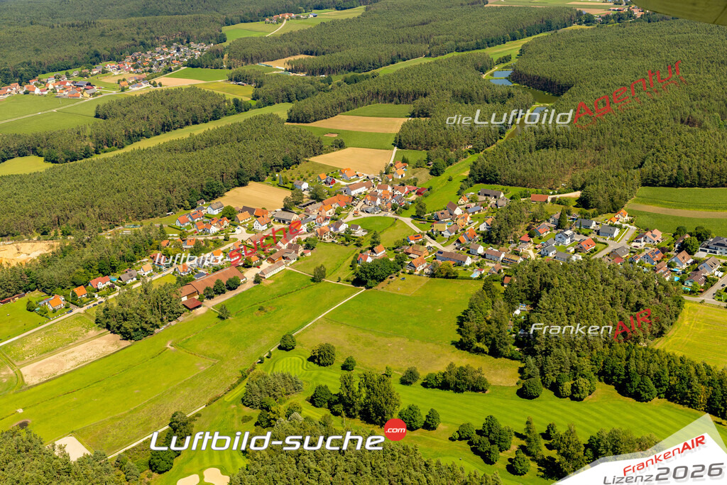 Das Luftbild zeigt : Bechhofen Abenberg - Die Luftaufnahme wurde 2023 vom UL-Flugzeug aus erstellt ( keine Drohne ) - Hochauflösende Luftaufnahme - Für grossformatige Ausdrucke geeignet. Die Geschenkidee !Mit Lizenz und Bildrechte bestellbar