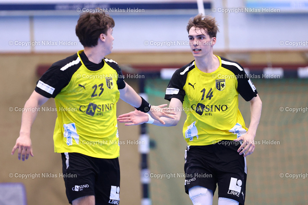 NH_TSVAltenholz_FuechseBerlinII_HandballMaenner3Liga_02052026 | #14 Ben Szilagyi (TSV Altenholz) und #23 Nicolas Kahmke (TSV Altenholz)Handball I Herren I  3. Liga Männer - Staffel Nord-Ost I Saison 2025-2026 I 29. Spieltag I TSV Altenholz - Füchse Berlin Reinickendorf II I 02.05.2026 I Edgar-Meschkat-Halle
