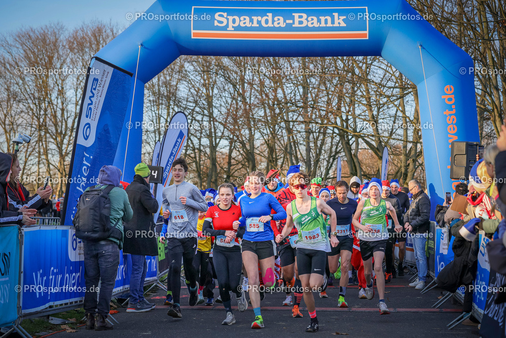 6. Bonner Nikolauslauf; Bonn, 14.12.2025 | Impressionen vom 6. Bonner Nikolauslauf am 14.12.2025 in Bonn (Nordrhein-Westfalen). 