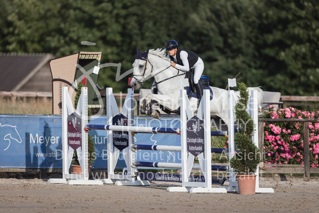 240628_LüPfSpTa_L-Spr-338 | Deine schönsten Turniermomente als professionelle Fotos! Entdecke hochwertige Pferdesport-Fotografie im Online-Shop. Jetzt Fotos finden & bestellen!