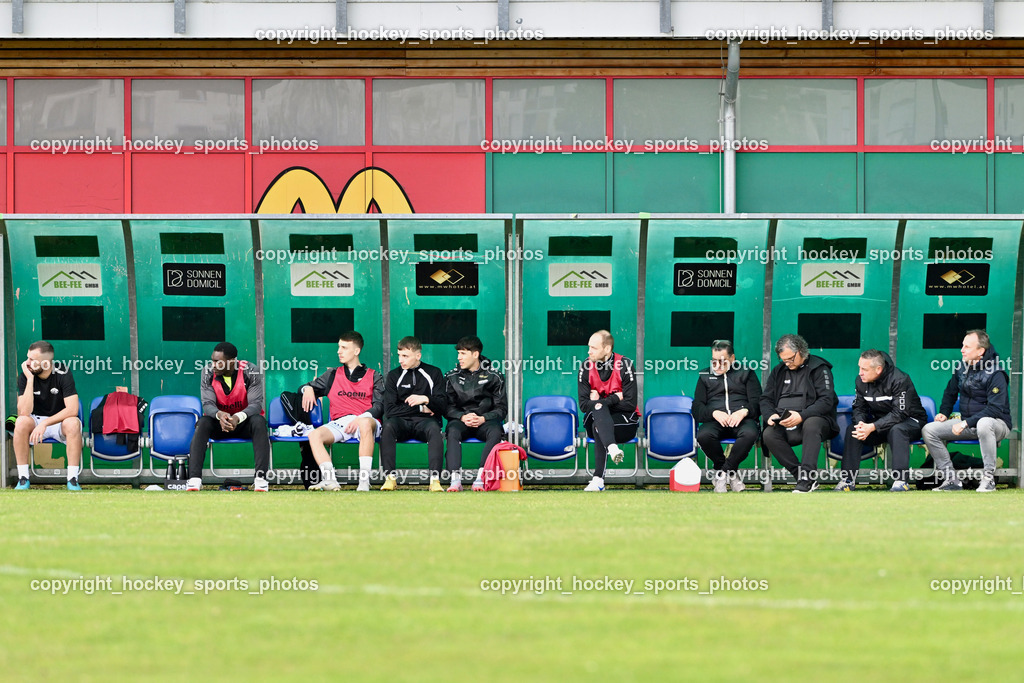 ASK Klagenfurt vs. SK Vorwärts Steyr 21.4.2024 | Spielerbank ASK Klagenfurt, Assistentcoach ASK Klagenfurt Willi Ogris, Assistentcoach ASK Klagenfurt Dieter Schmied, Headcoach ASK Klagenfurt Dietmar Thuller, ASK Klagenfurt vs. SK Vorwärts Steyr 21.4.2024, ASK Klagenfurt vs. SK Vorwärts Steyr am 21.04.2024 in Klagenfurt (ASK Sportzentrum Fischl), Austria, (Photo by Bernd Stefan)