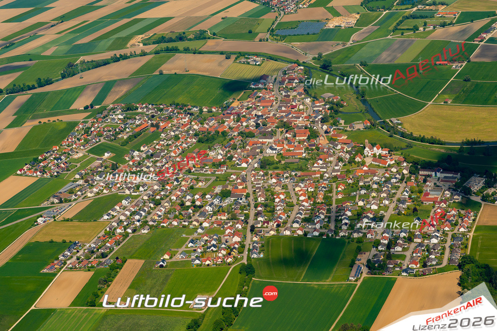 Das Luftbild zeigt :  Gablingen - Die Luftaufnahme wurde 2024 vom UL-Flugzeug aus erstellt ( keine Drohne ) - Hochauflösende Luftaufnahme - Für grossformatige Ausdrucke geeignet. Die Geschenkidee !Mit Lizenz und Bildrechte bestellbar