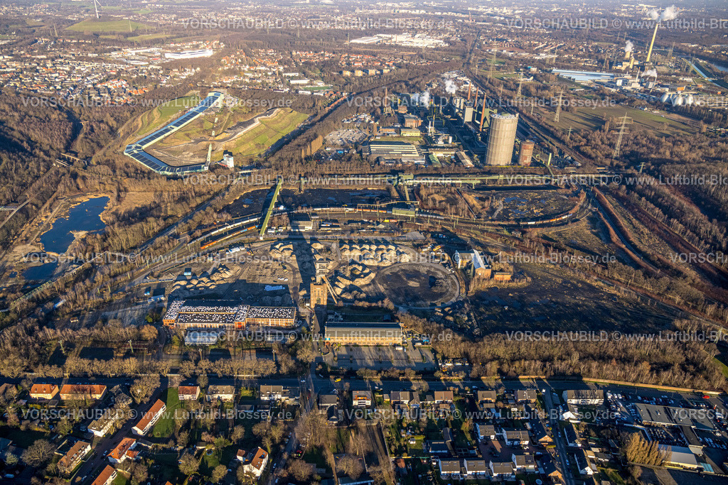 Bottrop230201830 | Luftbild, Halde Prosperstraße mit alpincenter Skihalle, ArcelorMittal Bottrop und Zeche Prosper-Haniel, Abriss Zechengebäude Prosper II-Gelände an der Knappenstraße neben dem Malakowturm, Welheim, Bottrop, Ruhrgebiet, Nordrhein-Westfalen, Deutschland